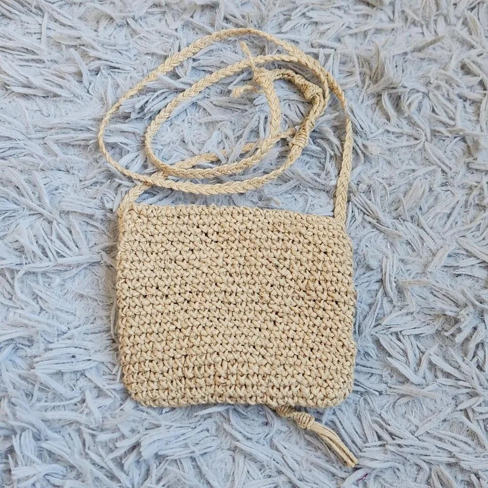 Hemp Cowrie Shell Purse - Picture 6 of 6
